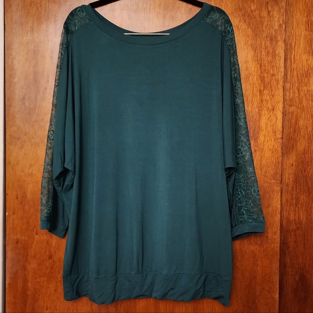 NWOT Torrid Super Soft Lace Inset Sleeve Dolman Top Size 2 Green